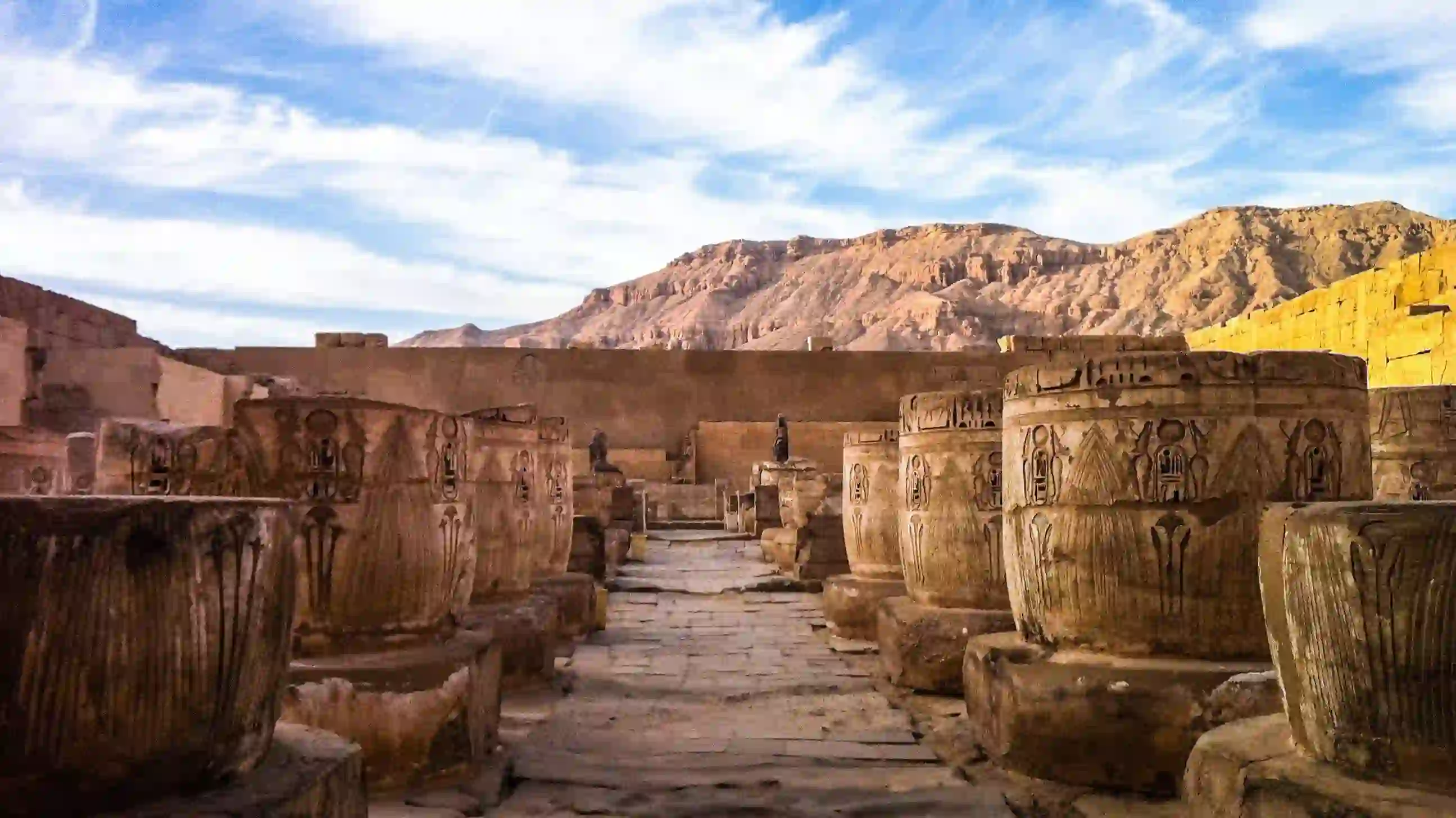 medinet Habu temple luxor, Egypt travel booking